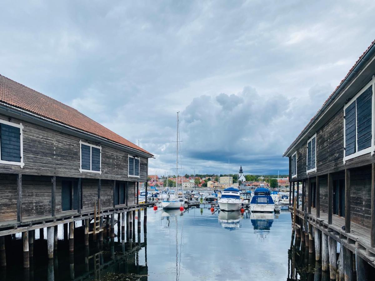 Centralt Boende Nara Hamnen Med Kok Och Badrum Hudiksvall Exteriör bild